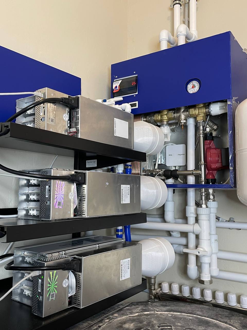 Инсталляция криптокотла — вид 1